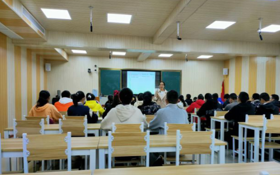 同課異構(gòu)展風采，齊頭并進競芳華 ——筠連縣中學化學教研組青年教師優(yōu)質(zhì)課比賽3.png